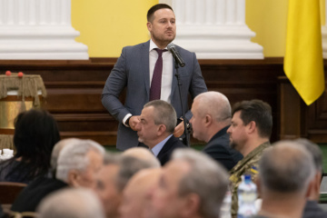 "Ти не бикуй!": у мережі спливло відео сутички Слончака з патрульними