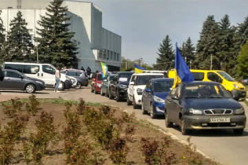 В Сумах предприниматели провели автопробег против карантинных ограничений