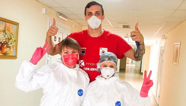 Баскетболіст збірної України Бобров переміг коронавірус і вже виписався з лікарні