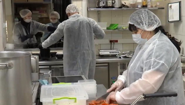 У Вінниці ресторатори налагодили постачання їжі медикам у лікарні