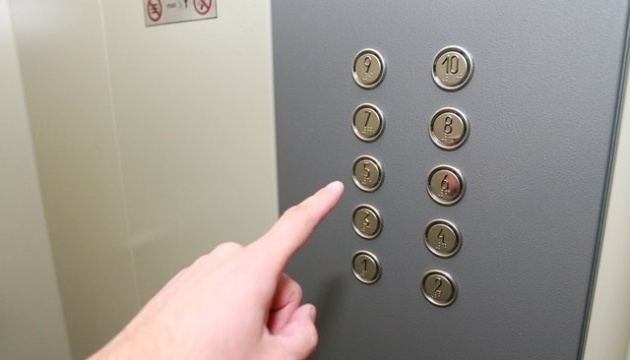 Столична влада не планує відключати ліфти у будинках 