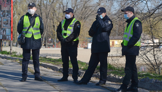 Поліція Харківщини не заборонятиме відвідувати храми, але реагуватиме на порушення карантину