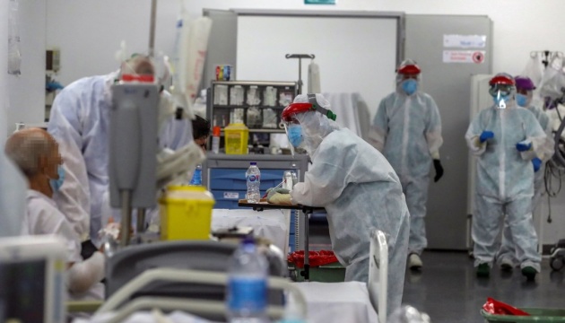 В Іспанії коронавірус визнали «професійним захворюванням» медиків