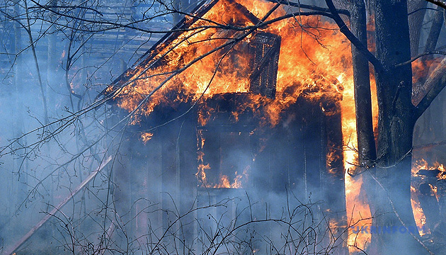 Осередки пожеж у Чорнобильській зоні та на Житомирщині гасять понад 1800 рятувальників