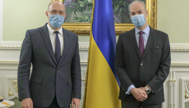 El primer ministro de Ucrania y el Embajador de Francia acuerdan cooperar en proyectos infraestructurales