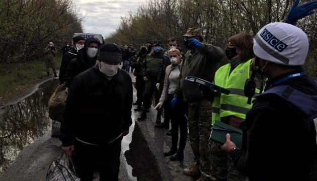 Otra etapa de liberación de detenidos: Ucrania trae de vuelta a 19 ciudadanos