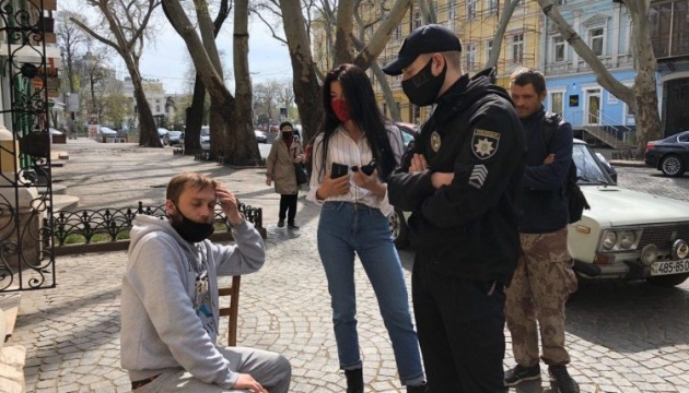 В Одесі охоронець монастиря УПЦ МП напав на журналістку, поліція перевіряє