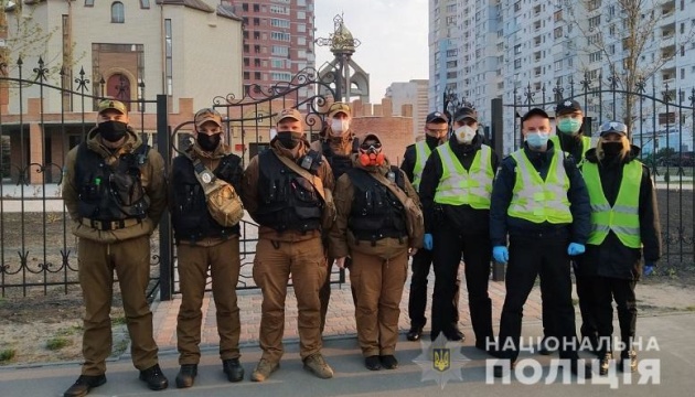 У Києві біля храмів вже чергують Нацгвардія і поліція