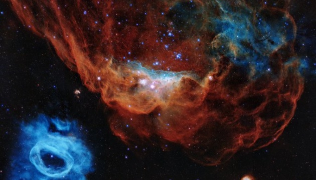 Hubble “привітав” себе з 30-річчям знімком туманностей