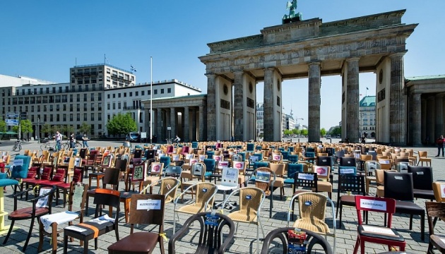 У 76 містах Німеччини ресторатори влаштували акцію протесту 