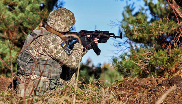 Ostukraine: Ein Soldat bei Angriffen der Besatzer getötet, ein weiterer Militärangehöriger verletzt