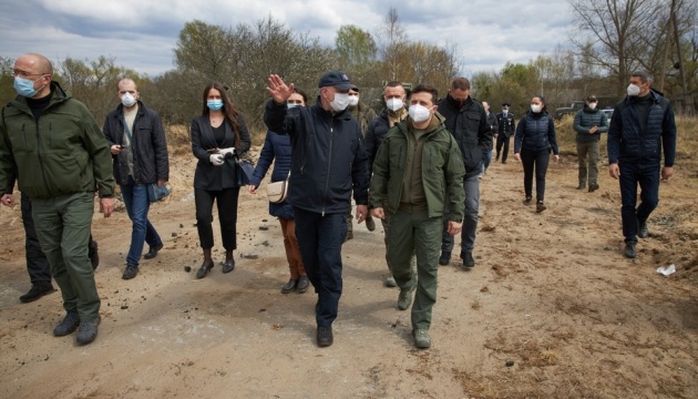 Зеленському представили план протипожежної безпеки в Чорнобильській зоні