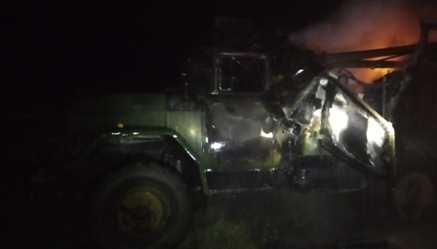 На Львівщині згоріло авто Міноборони, є загиблий