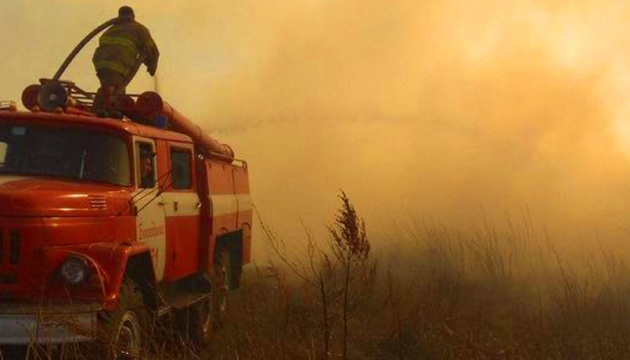 Під Чорнобилем та у Житомирській області триває гасіння осередків пожеж