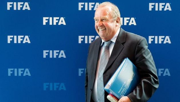 Медкомітет ФІФА не вважає можливим поновити змагання, поки обмежені контакти між людьми
