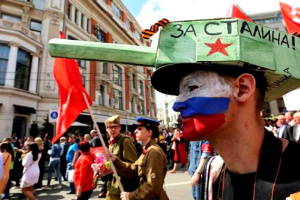 «Битва парадов» на постсоветском пространстве: выше, длиннее, громче