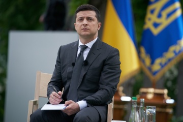 Zelensky admet tout format de négociations avec la Russie afin de récupérer des territoires et des prisonniers ukrainiens