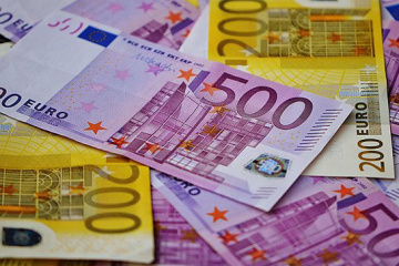 Ukraina otrzymała 600 mln euro pomocy makro finansowej z UE - Zełenski
