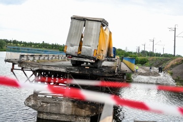 За добу замість Олексіївського моста збудують переправу