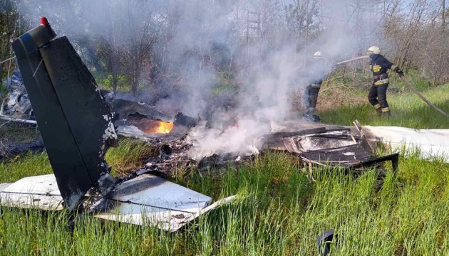 Під Дніпром впав і загорівся малий літак, є жертви