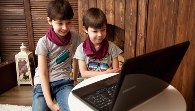 Українська школа в Анкарі започаткувала родинні читання онлайн