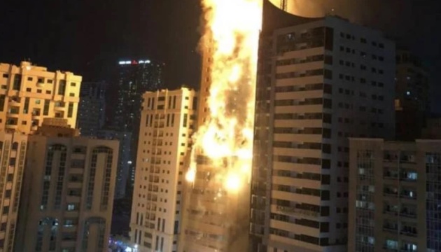 В ОАЕ спалахнув 48-поверховий хмарочос