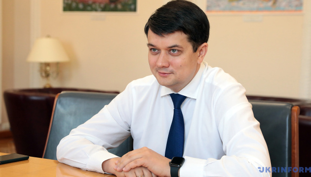Разумков прогнозує восени відставку «трьох-чотирьох міністрів» 