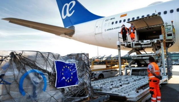 Боротьба з пандемією: ЄС встановив гуманітарний повітряний міст для допомоги країнам
