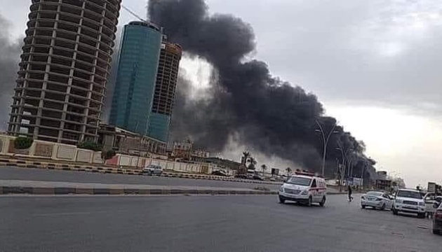 Аеропорт у столиці Лівії потрапив під ракетний обстріл, є загиблі та поранені