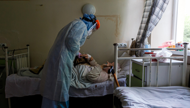 ВООЗ допоможе Україні з підготовкою медсистеми до більших навантажень