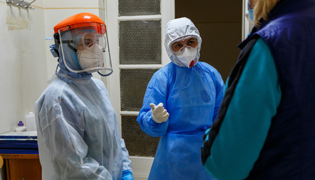 Науковці заявляють про тенденцію згасання пандемії COVID-19 в Україні