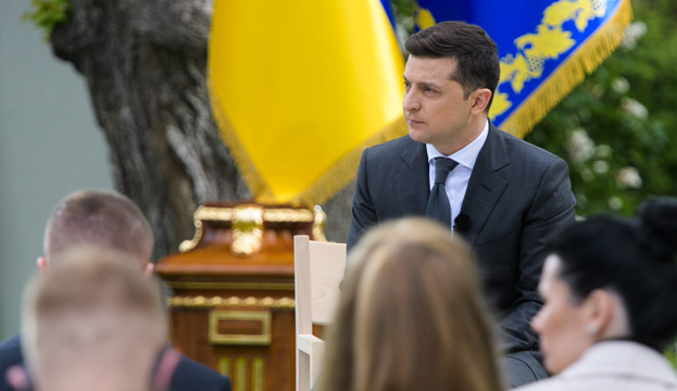 Zelensky instructs Investment Office to attract $7 bln within 18 months