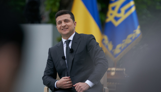 Перший рік президентства Зеленського позитивно оцінили 37% українців