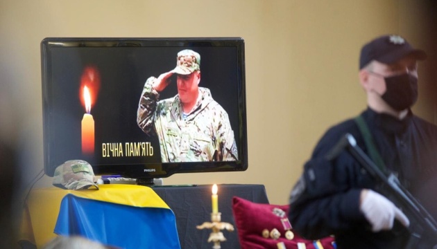 ルハンシク州にて死亡した警察大隊指揮官の告別式開催