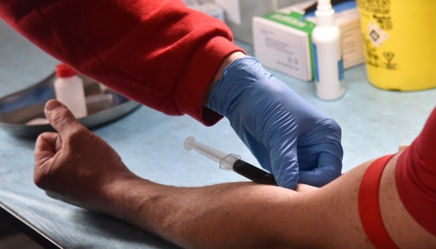 Українців перевіряють на антитіла до коронавірусу — зробили вже 1355 ІФА-тестів