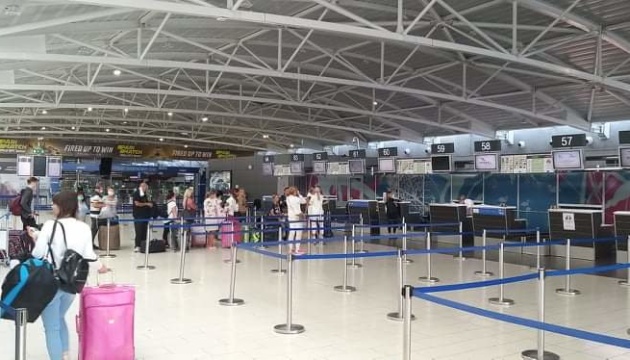 ПЛР-тестування в аеропортах Кіпру подешевшали