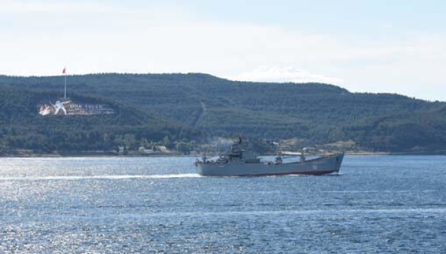 У Чорне море іде російський десантний корабель 