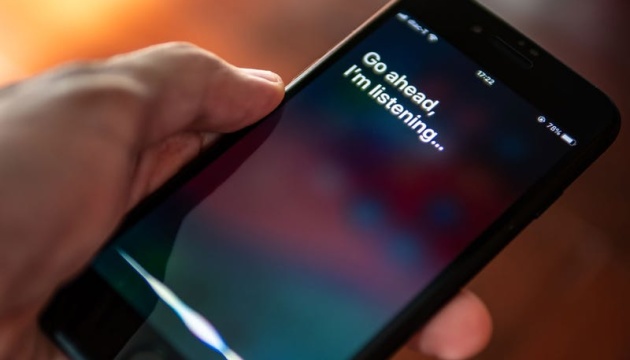 Apple купила стартап зі штучним інтелектом для покращення роботи Siri