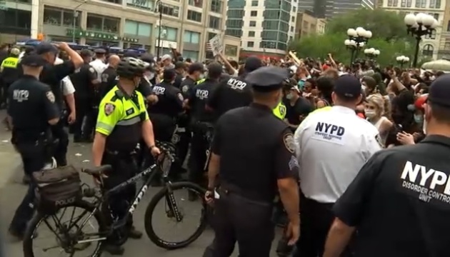 Трагедія у Міннеаполісі: поліція Нью-Йорку заарештувала 70 учасників акції протесту