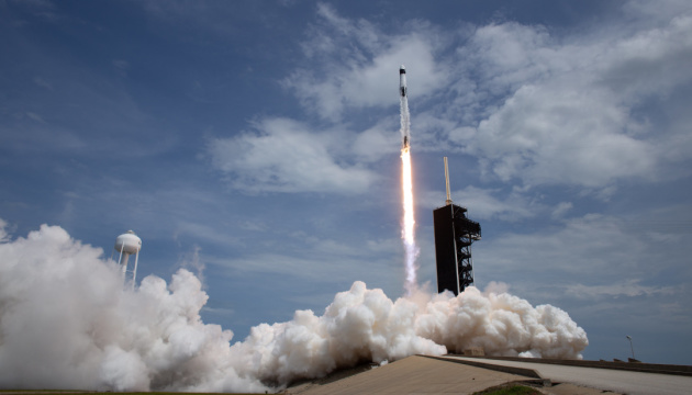 SpaceX и NASA осуществили запуск пилотируемого корабля с космодрома во Флориде