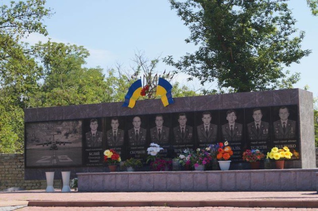 Сегодня - шестая годовщина катастрофы самолета Ил-76 в аэропорту Луганска 02