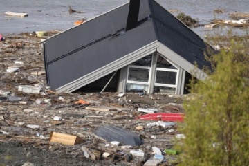 В Норвегии из-за оползня смыло в море восемь домов