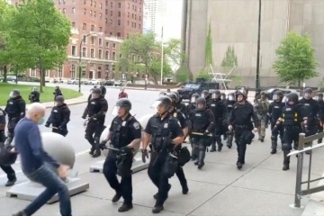Протесты в США: в отставку подали 57 полицейских города Баффало