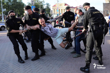 У Білорусі затримали більш як сотню учасників акцій протесту