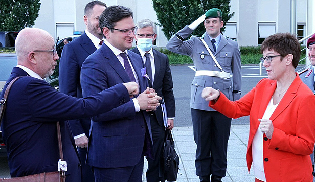 La délégation ukrainienne entame sa visite à Berlin par des entretiens au ministère de la Défense