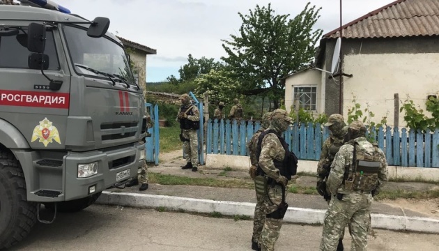 Силовики шукали у будинку кримської татарки символіку 