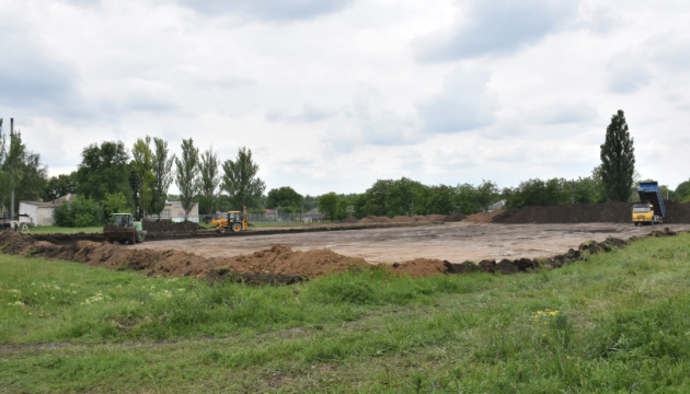  У Волновасі за 27 мільйонів зводять стадіон