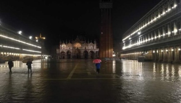 Чверть Венеції затопило, вода залила площу Сан-Марко