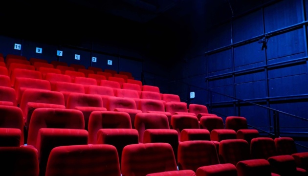 В Ірані планують відкрити кінотеатри, курси та дитсадки