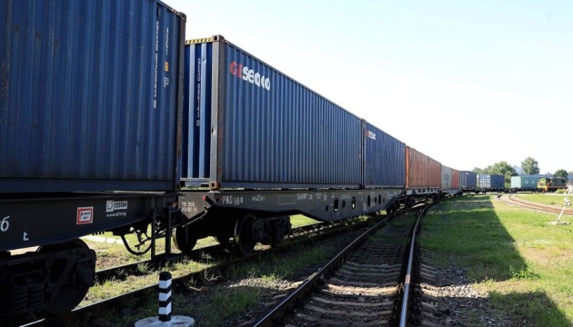 El primer tren de contenedores de China llega a Ucrania 